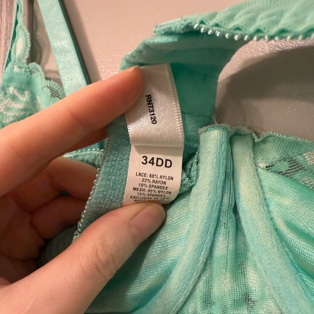 Frederick’s of Hollywood Unlined Lace Bra 34DD Mint Green Underwire - Picture 3 of 3